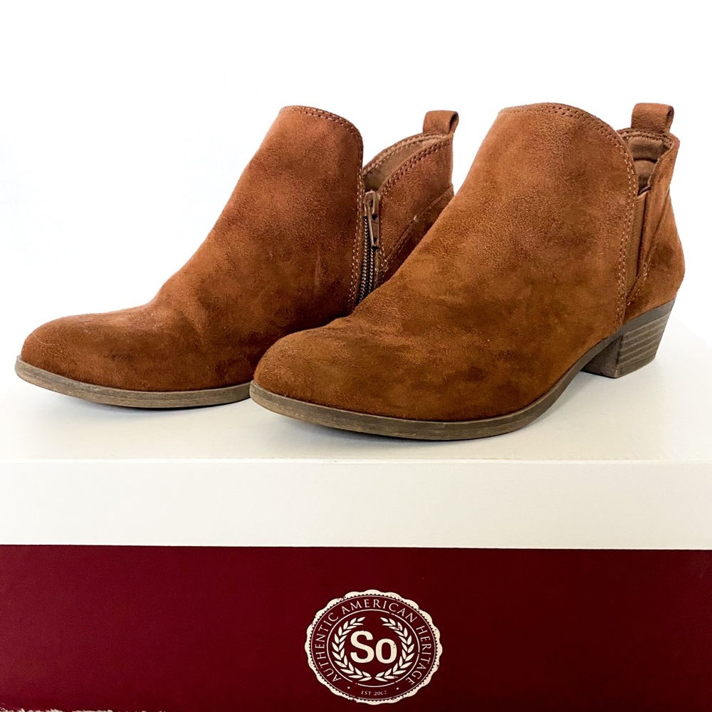 Chestnut ankle booties size 6